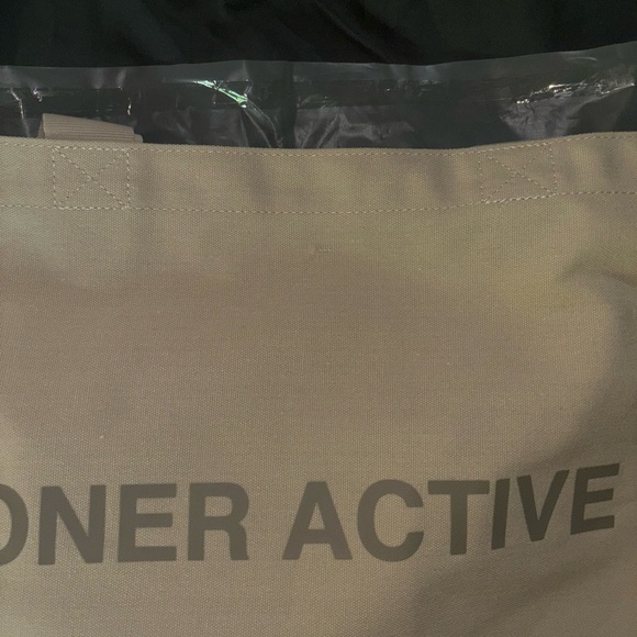Oner Tote Bag - Picture 2 of 3